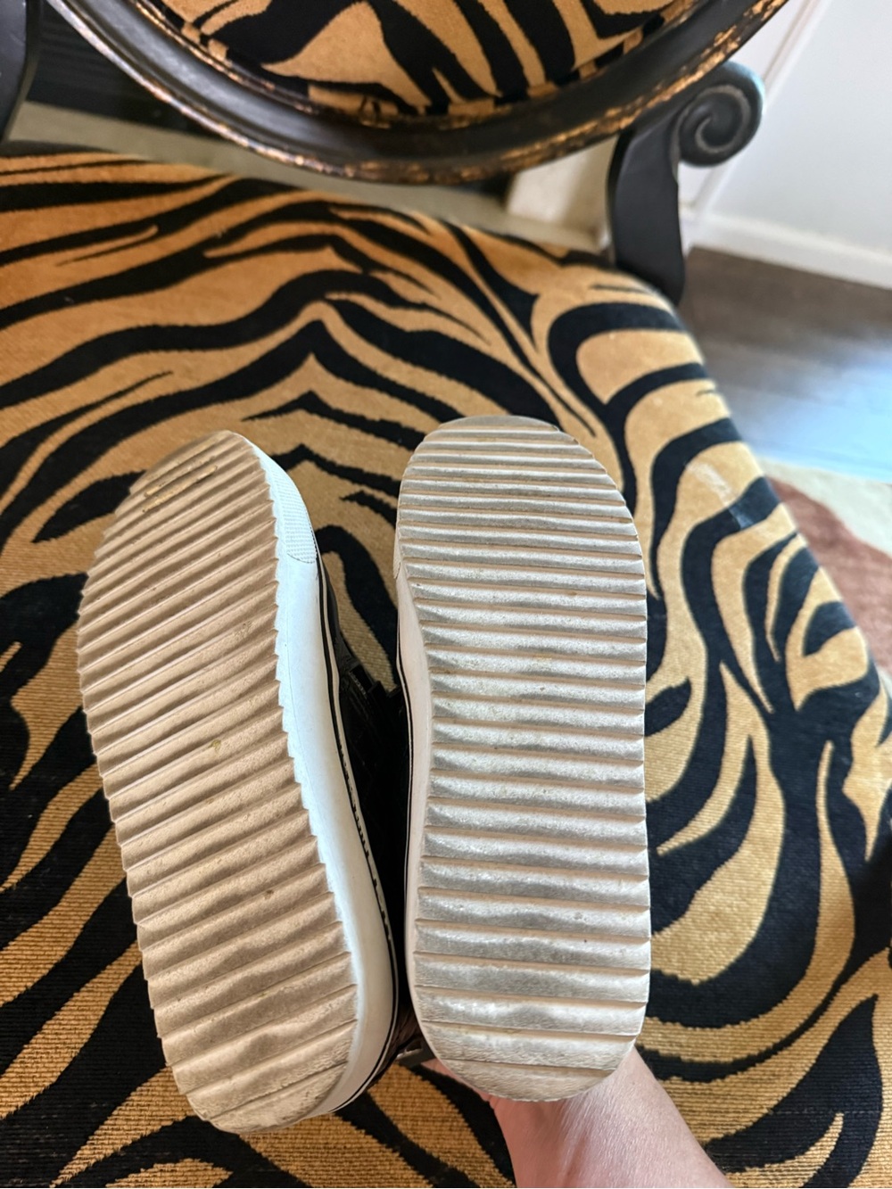 Girls Size 2 Steve Madden Leather Slip-On Platform Sneakers with White Soles - Picture 5 of 7